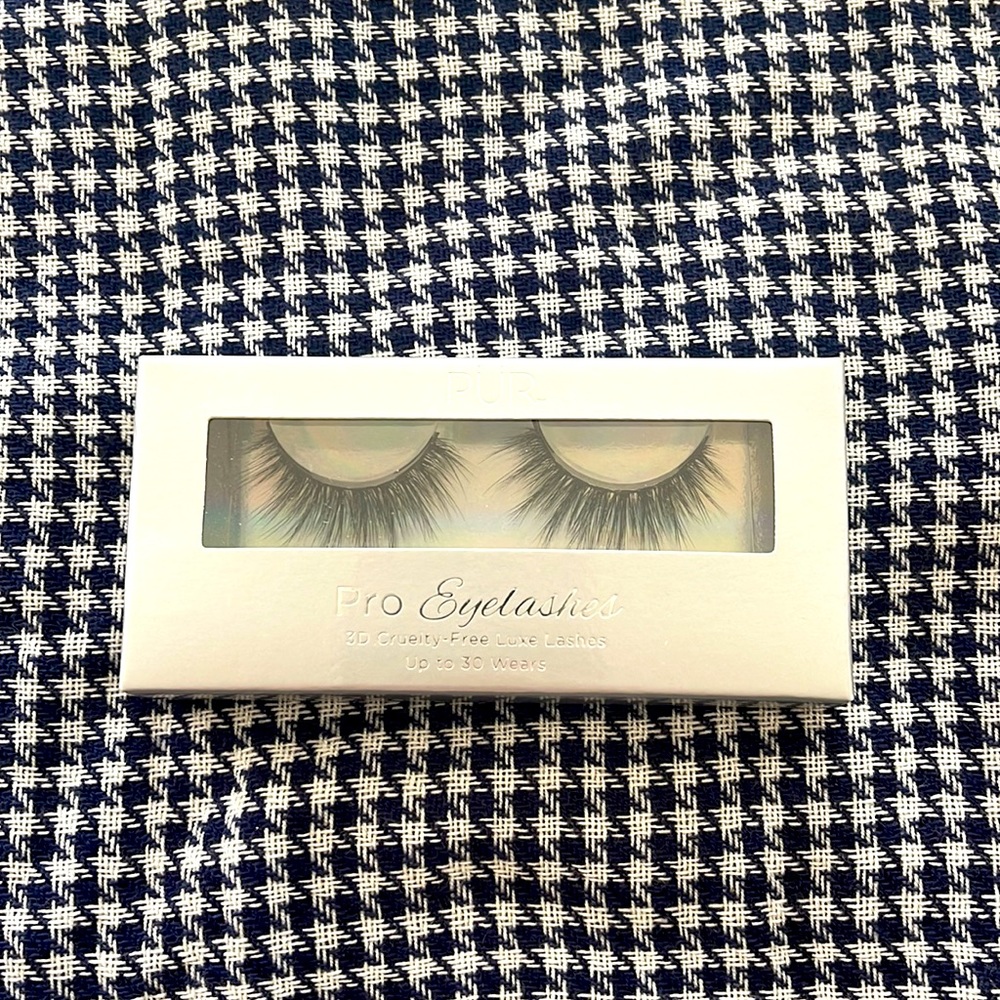 🦄 3 for $18 PÜR Pro Eyelashes 3D in Diva